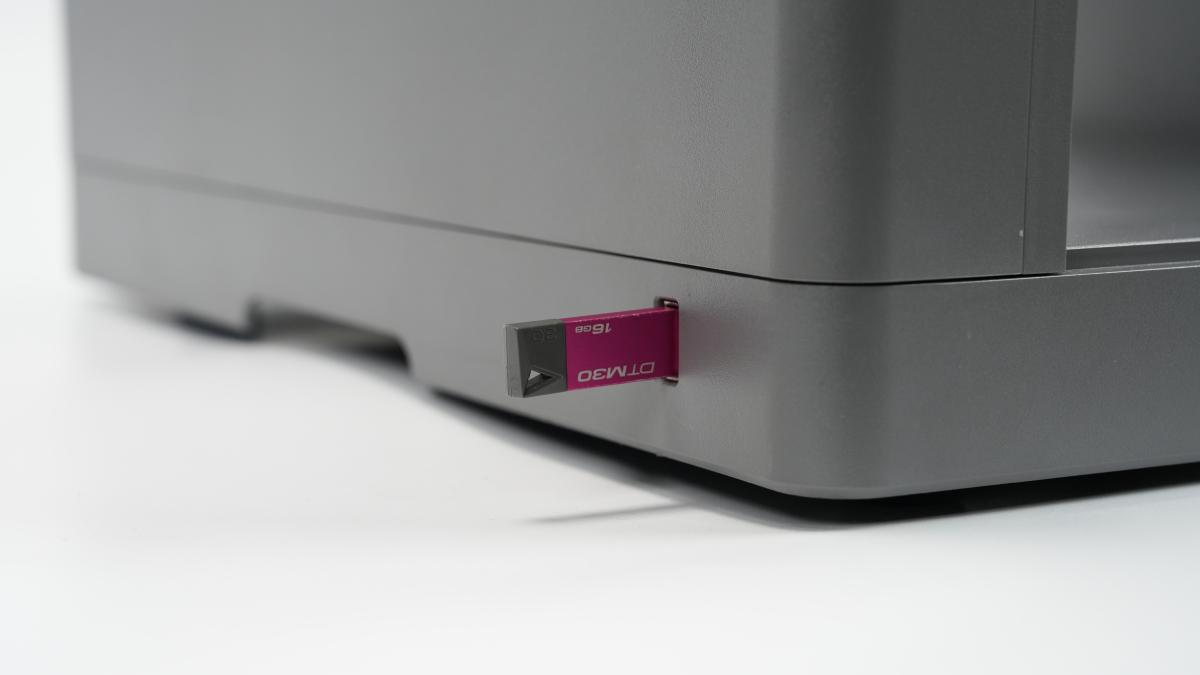 connect-usb-drive-01.jpg